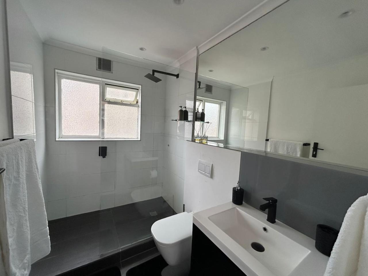 Cosy And Classy Sea Point Apartment Kapstaden Eksteriør billede
